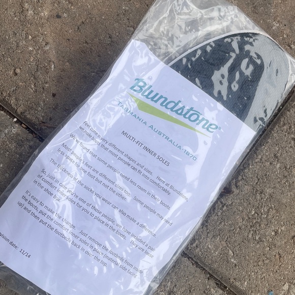 Blundstone classic Chelsea black-on-black boots with pack of NEW inner soles - Picture 7 of 11